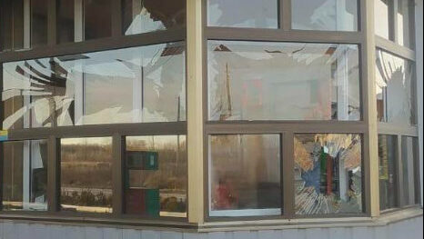 Окупанти поцілили в об’єкт цивільної інфраструктури на Чернігівщині: постраждала 54-річна жінка