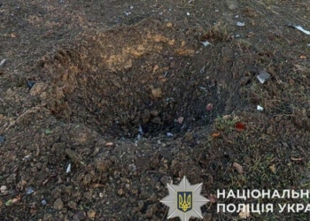Поліція документує наслідки ворожих атак на Чернігівщині: постраждали двоє людей, пошкоджені будинки