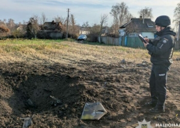 Пошкоджені автівки та будинки: ворог атакував населені пункти на Чернігівщині (Фото)