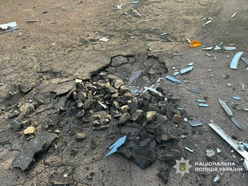 Пошкоджені автівки та будинки: ворог атакував населені пункти на Чернігівщині (Фото)