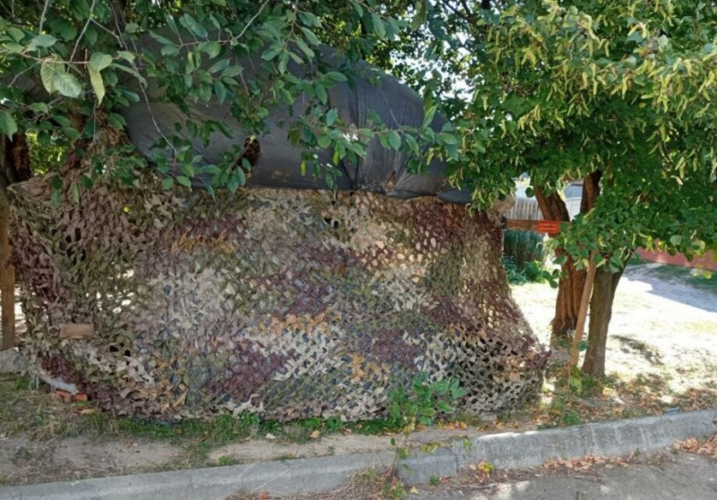 Радянська стела та таблички: у Чернігові демонтують 34 незаконні об’єкти (Фото)