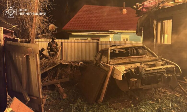 Рятувальники показали наслідки російських ударів по території Чернігівщини (Фото)