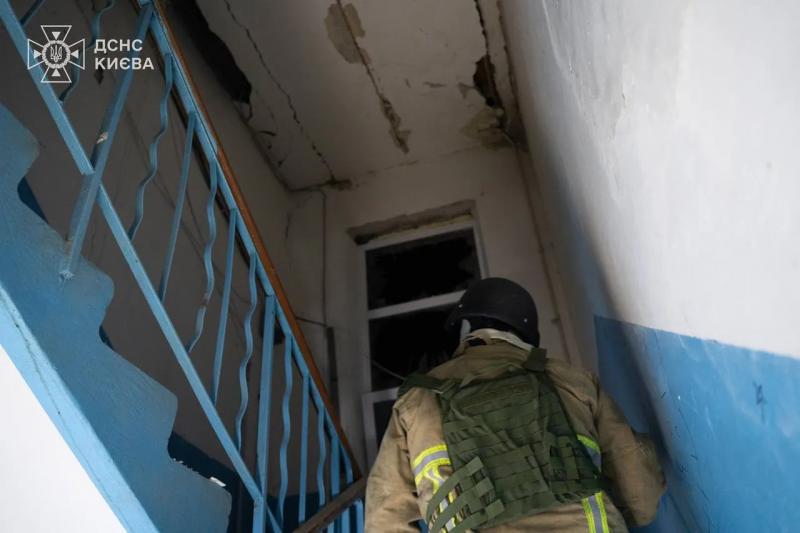 Росія вночі атакувала Київ ракетами і «шахедами»: є загиблий і десятки поранених