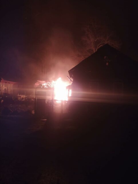 Троє людей зазнали поранень унаслідок нічної атаки безпілотників на Новгород-Сіверський (Фото)