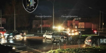 У центрі Чернігова сталася ДТП (Фотофакт)