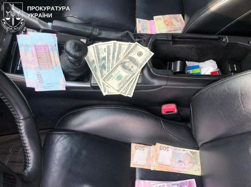 У Чернігові до 5 років ув’язнення засудили колишнього посадовця ДАБІ за вимагання хабара