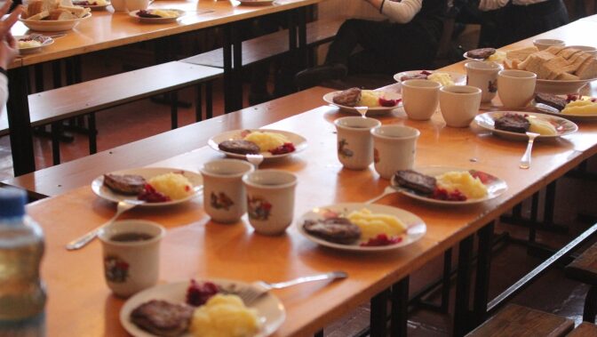 У Чернігові школярі залишилися без гарантованих державою гарячих обідів