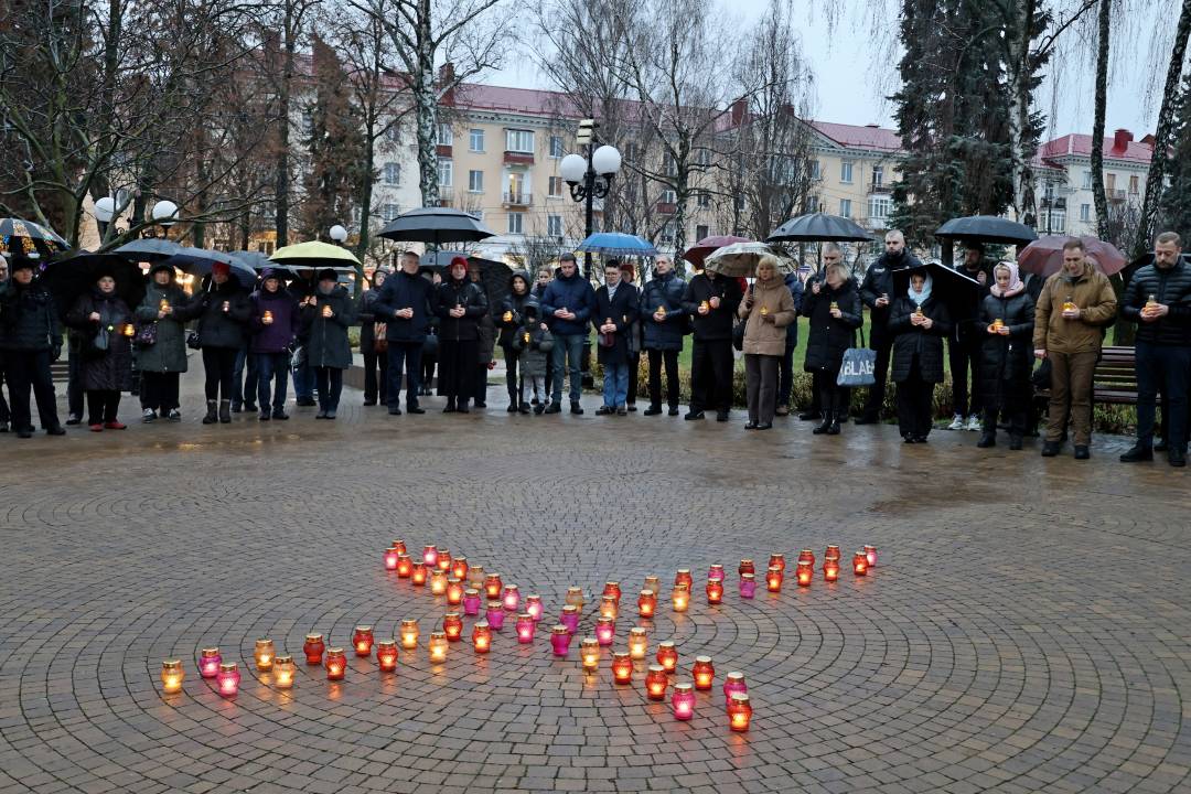 У Чернігові вшанували пам’ять жертв Голодоморів