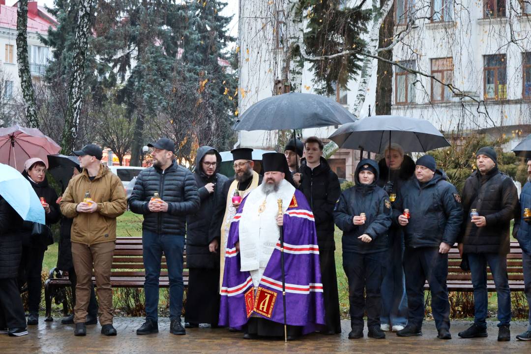 У Чернігові вшанували пам’ять жертв Голодоморів