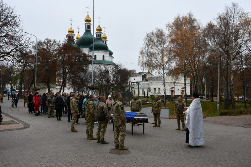У громаді на Чернігівщині провели в останню путь загиблого бійця