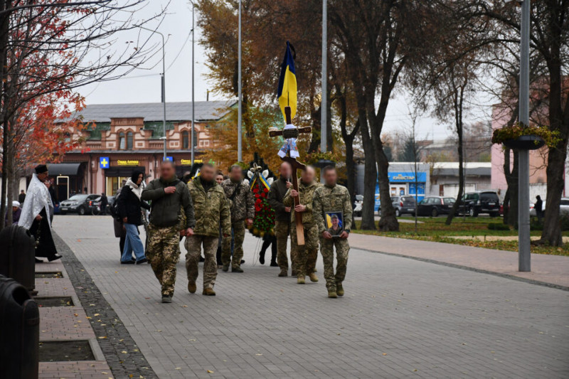 У громаді на Чернігівщині провели в останню путь загиблого бійця