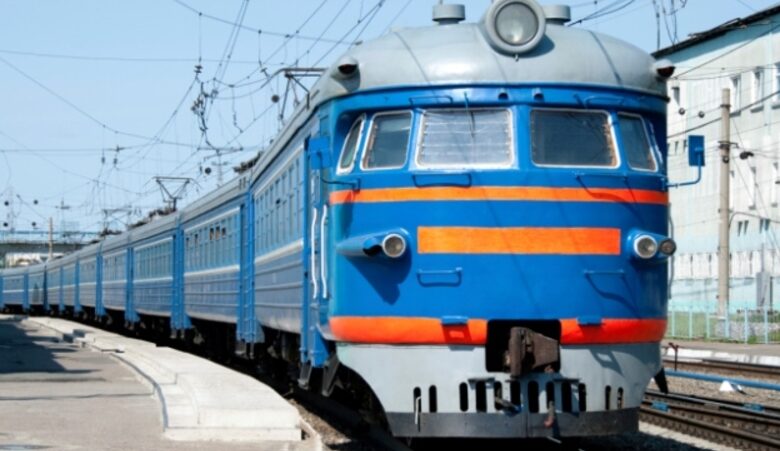У мережі відсутня напруга: на Чернігівщині із затримкою курсує поїзд Чернігів – Славутич