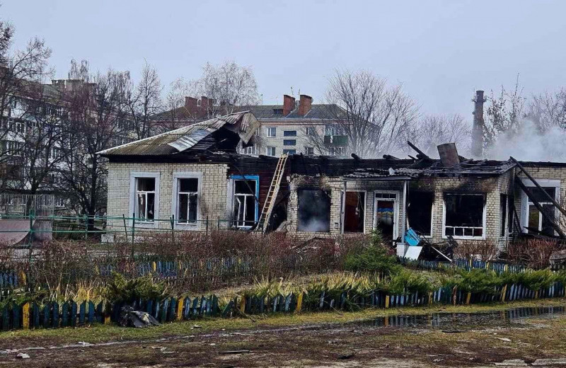 Унаслідок російської атаки в Корюківці пошкоджено філію Червоного Хреста (Фото)