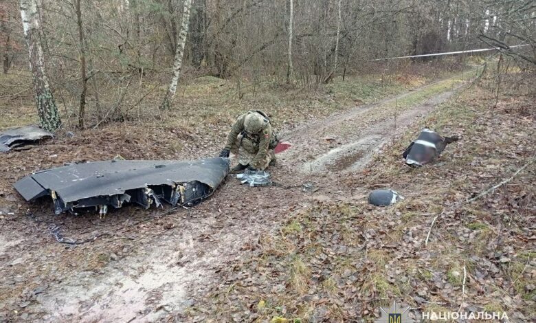 Вберегли людей від смертельної небезпеки: вибухотехніки поліції Чернігівщини знешкодили бойові частини ворожих ударних безпілотників (Фото)