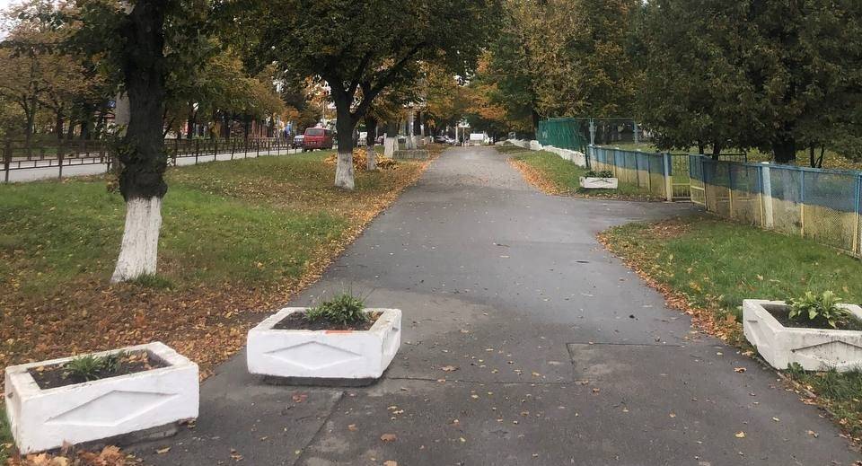 Від металевих контейнерів до дерев’яних навісів: у Чернігові демонтують ще 34 незаконні тимчасові об’єкти