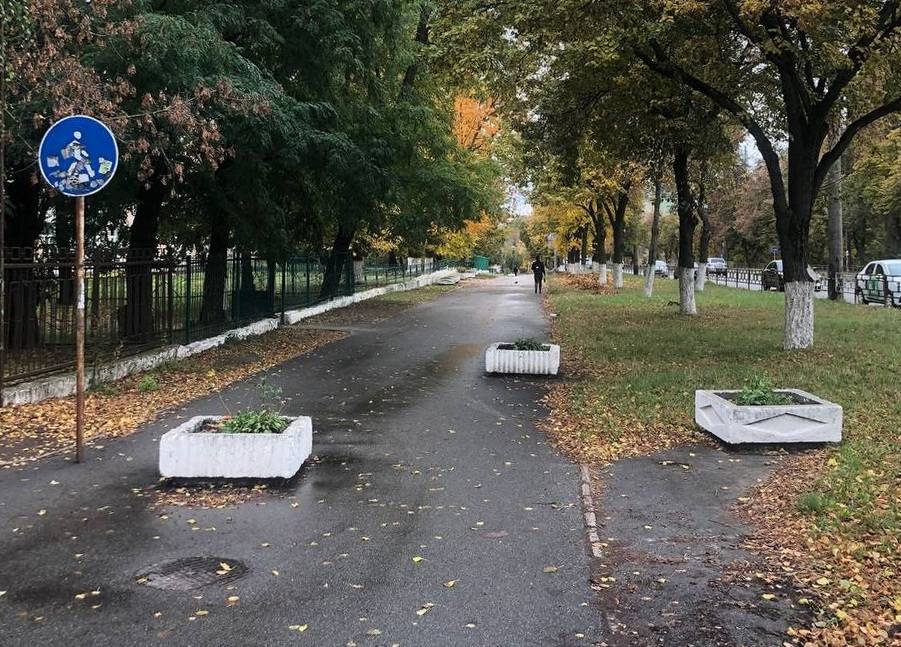 Від металевих контейнерів до дерев’яних навісів: у Чернігові демонтують ще 34 незаконні тимчасові об’єкти