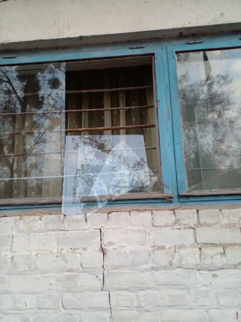 «Вилетіли вікна, могли і стіни дати тріщини»: наслідки ворожої атаки, від якої постраждала садиба Лизогубів на Чернігівщині