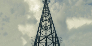 Ворог поцілив у вежу стільникового зв’язку на Чернігівщині