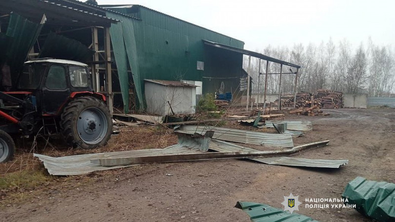 Поранені двоє чоловіків: росіяни атакували деревообробне підприємство у Городні на Чернігівщині