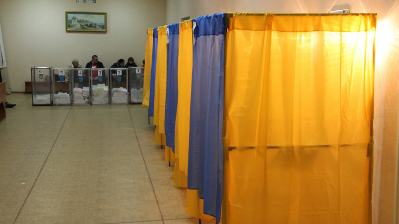 "Боротьба без правил": як 10 років тому Владислав Атрошенко став міським головою Чернігова