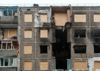 Влучання російського дрона в багатоповерхівку в Чернігові: лікарі розповіли про стан травмованих