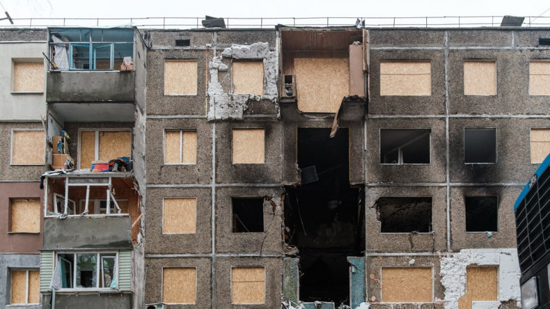 Влучання російського дрона в багатоповерхівку в Чернігові: лікарі розповіли про стан травмованих