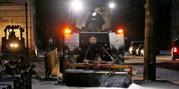 Як чернігівські комунальники ліквідували наслідки снігопаду в місті