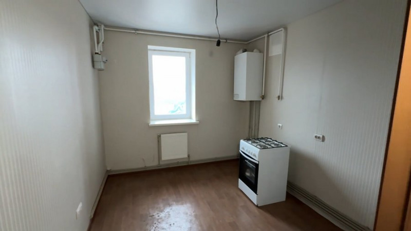 "Обіцяють і звалюють один на одного": чому пʼятиповерхівку в Прилуках, яку звели сім років тому, досі не заселили