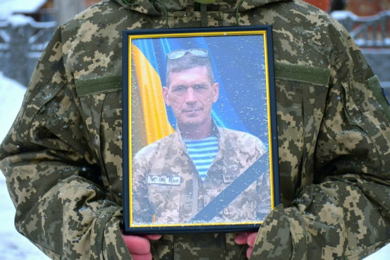 31 грудня на Чернігівщині прощалися із загиблим воїном