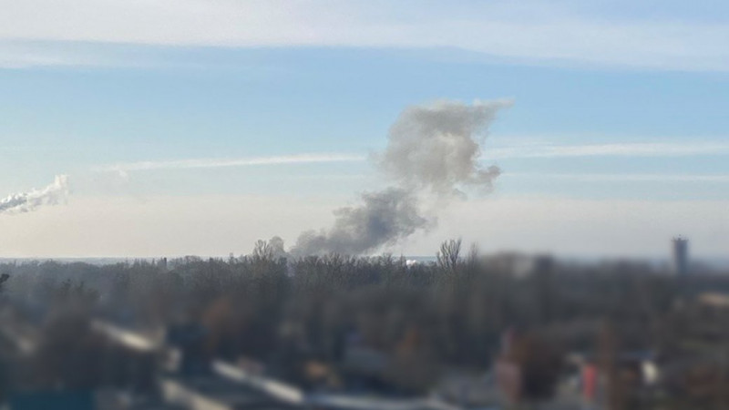 У Чернігові пролунав вибух: внаслідок атаки РФ руйнувань зазнав обʼєкт критичної інфраструктури