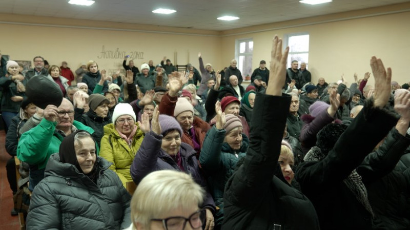 Майданчик з переробки небезпечних відходів у Количівці: що кажуть місцеві жителі, представники обласної влади й компанії