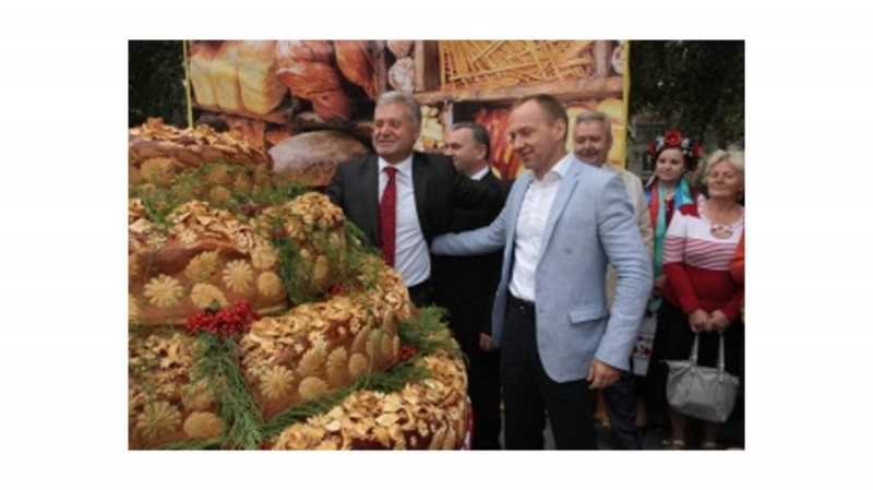 "Боротьба без правил": як 10 років тому Владислав Атрошенко став міським головою Чернігова