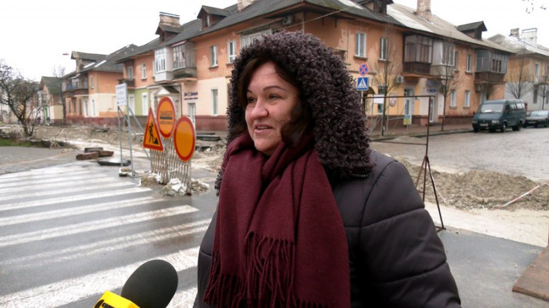 Люди скаржаться на бруд та незручності: коли закінчать ремонт доріг на Коцюбинського та Єськова у Чернігові