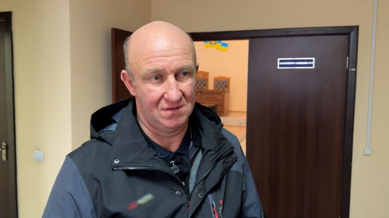 Не пам'ятає своє ім'я, а провину не визнає: на Чернігівщині судять жінку за наругу над могилами захисників України