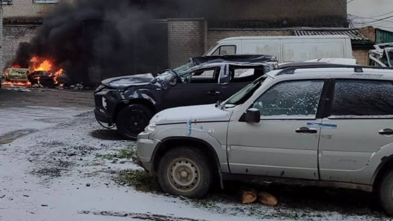 Пошкоджені 10 будинків, дві автівки згоріли: наслідки атаки РФ "Геранями" по Городні на Чернігівщині