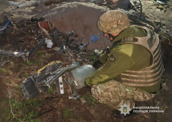 На приватному подвір’ї у Чернігові, куди впав російський БпЛА, знайшли 50-кілограмову бойову частину, яка не здетонувала