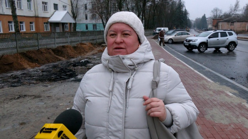 Люди скаржаться на бруд та незручності: коли закінчать ремонт доріг на Коцюбинського та Єськова у Чернігові