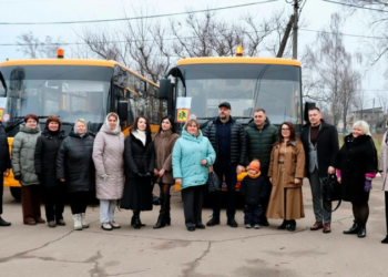 Нові шкільні автобуси отримали шість громад на Чернігівщині