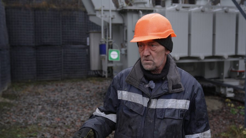 "Побачили дрон уже над головами": до роботи повернулись енергетики, яких РФ атакувала безпілотниками на Чернігівщині