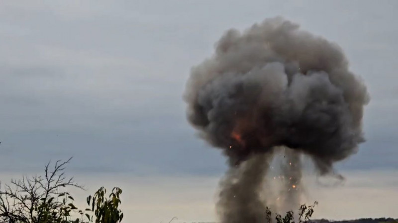 У Новгороді-Сіверському також пошкоджені підрозділ ДСНС та адмінбудівля через атаку російських БпЛА