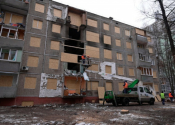 Відновлювальні роботи у багатоповерхівці, в яку влучив російський дрон, завершені на 95%, — Чернігівська міськрада