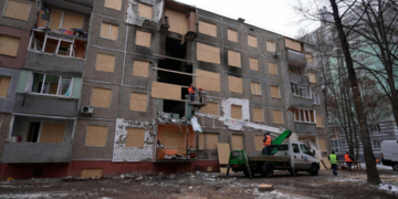 Відновлювальні роботи у багатоповерхівці, в яку влучив російський дрон, завершені на 95%, — Чернігівська міськрада