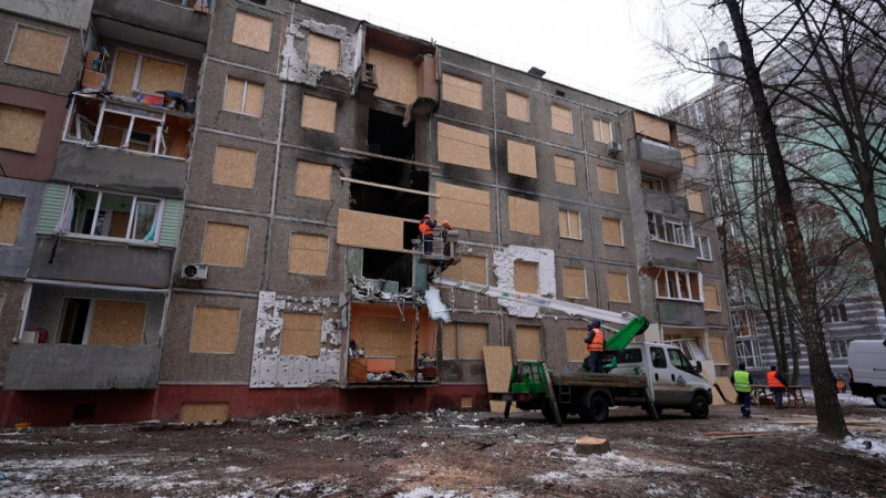 Відновлювальні роботи у багатоповерхівці, в яку влучив російський дрон, завершені на 95%, — Чернігівська міськрада