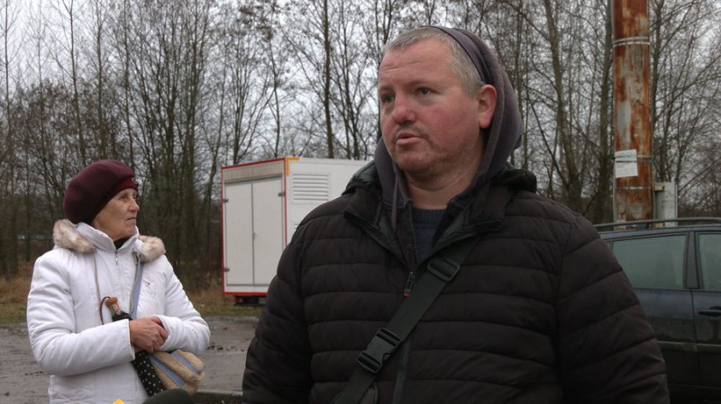 "Почали будувати й зруйнували дорогу": у Чернігові жителі мікрорайону скаржаться на забудовника через пошкоджену дорогу