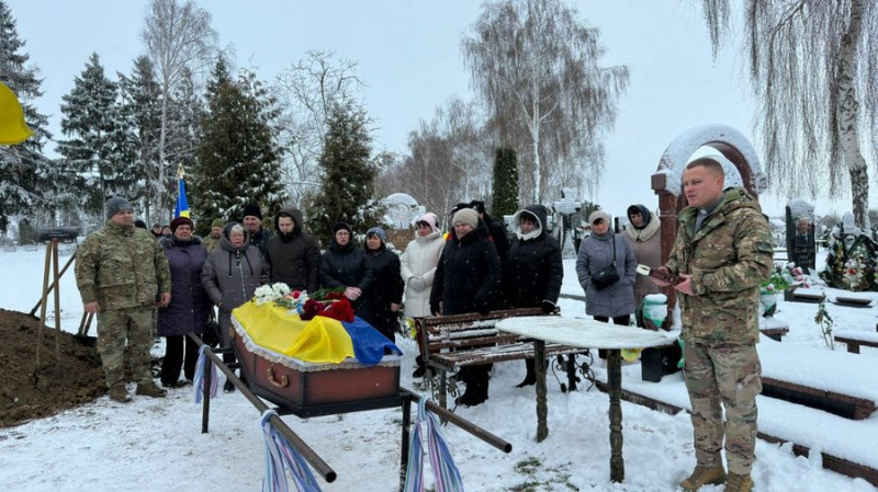 На Чернігівщині попрощалися з військовими Михайлом Новиком та Володимиром Лавриненком