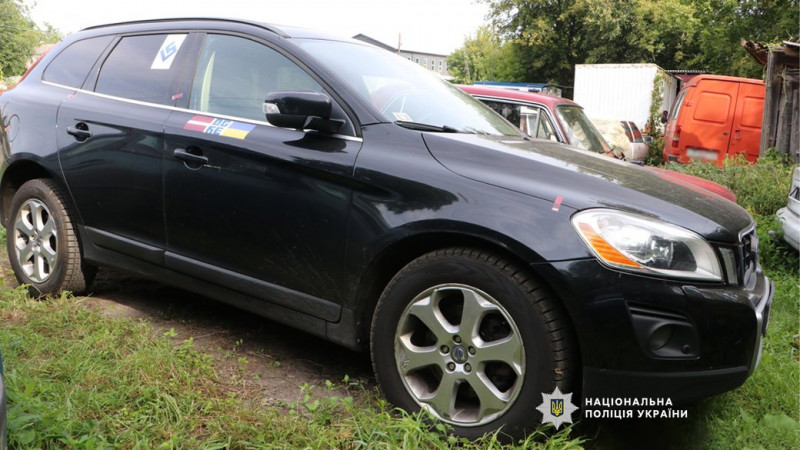 За 6 500 доларів хотів продати автівку, яку привезли з-за кордону як гуманітарну допомогу: який вирок винесли чернігівцю