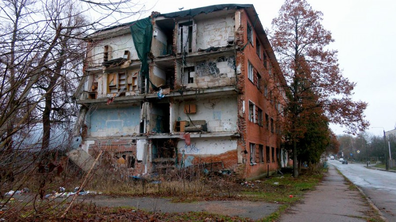 "Склався наче картковий будиночок": 9-та річниця обвалу гуртожитку на вулиці Олександра Мацієвського у Чернігові