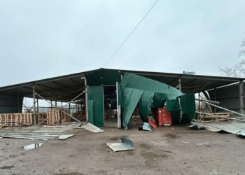 Армія рф вдарила по підприємству на Чернігівщині: двоє працівників зазнали поранень (Фото)