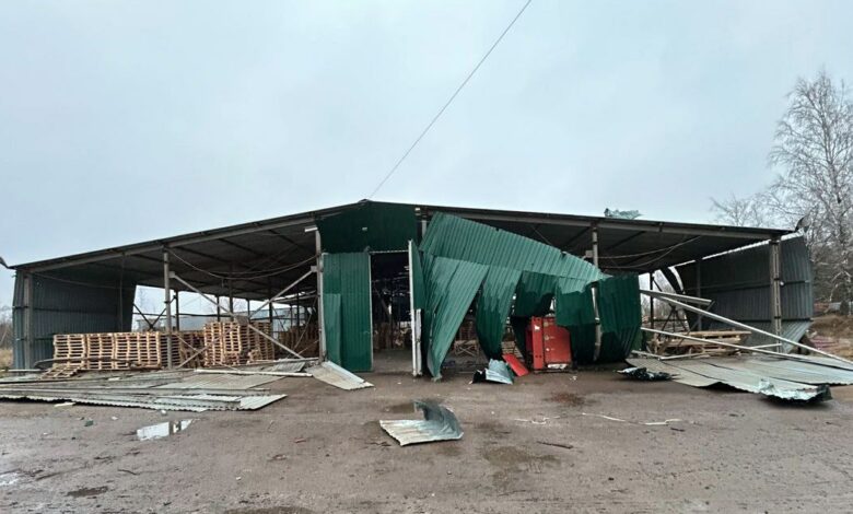 Армія рф вдарила по підприємству на Чернігівщині: двоє працівників зазнали поранень (Фото)