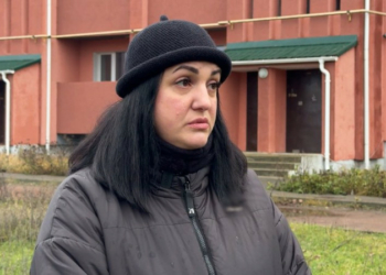 «Обіцяють і звалюють один на одного»: чому пʼятиповерхівку в Прилуках, яку звели сім років тому, досі не заселили